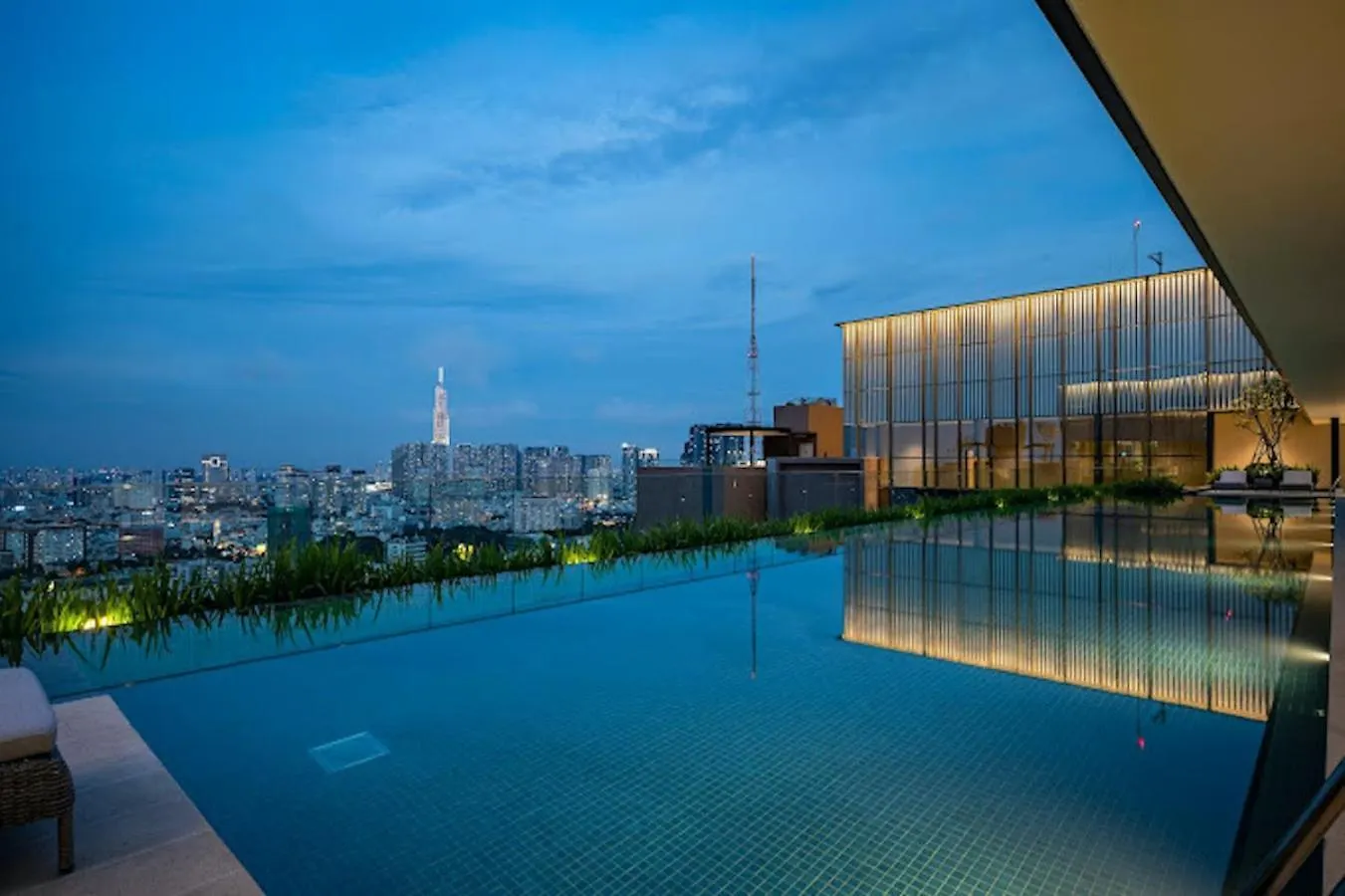 Happy High-End Apartments - Central, Whole City View & Infinity Pools - The Marq Ho Chi Minh City