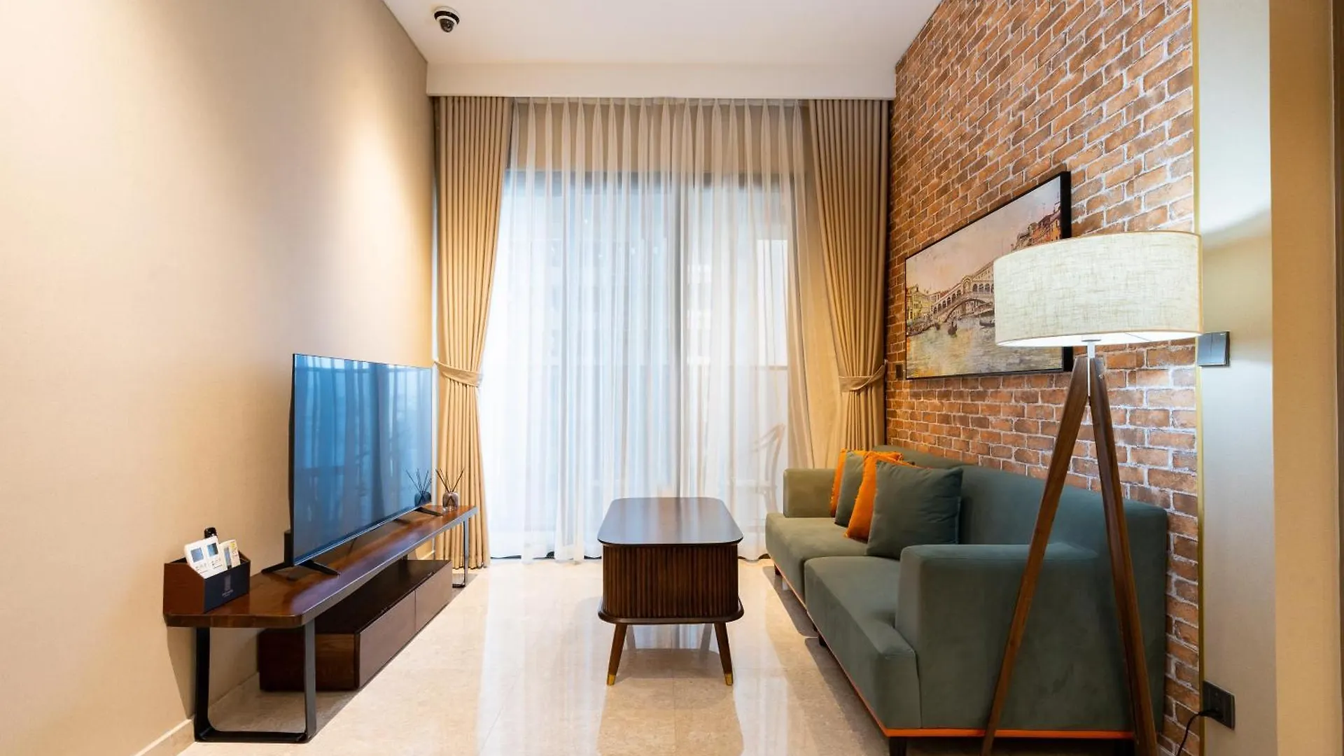 Happy High-End Apartments - Central, Whole City View & Infinity Pools - The Marq Ho Chi Minh City