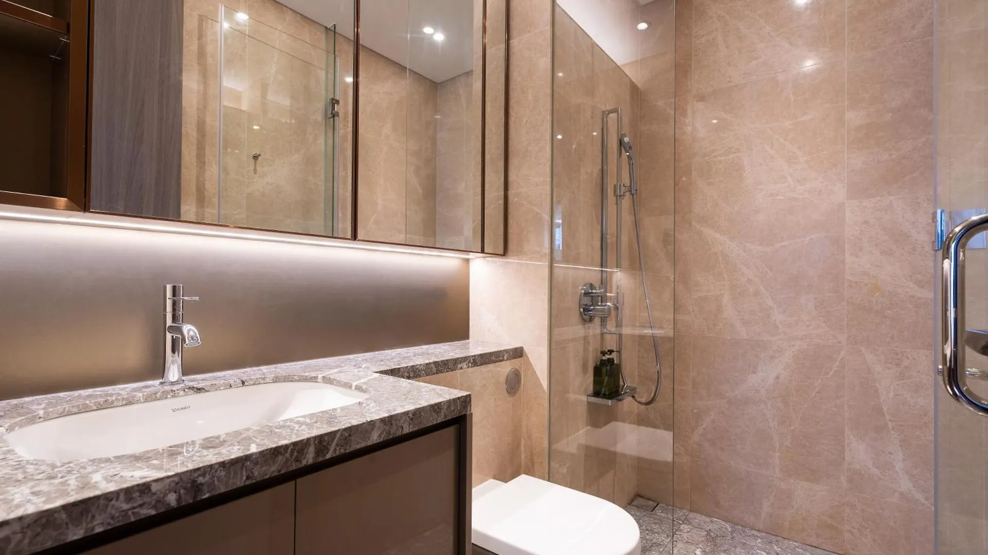 Happy High-End Apartments - Central, Whole City View & Infinity Pools - The Marq Ho Chi Minh City 0*,  Vietnam