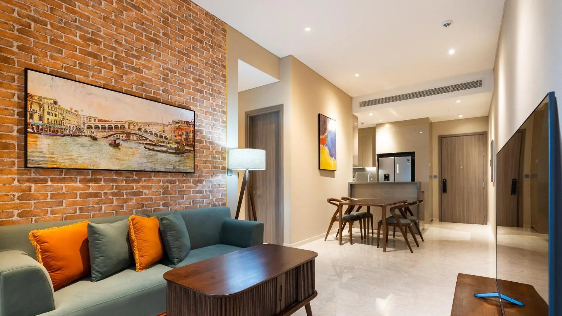Happy High-End Apartments - Central, Whole City View & Infinity Pools - The Marq Ho Chi Minh City