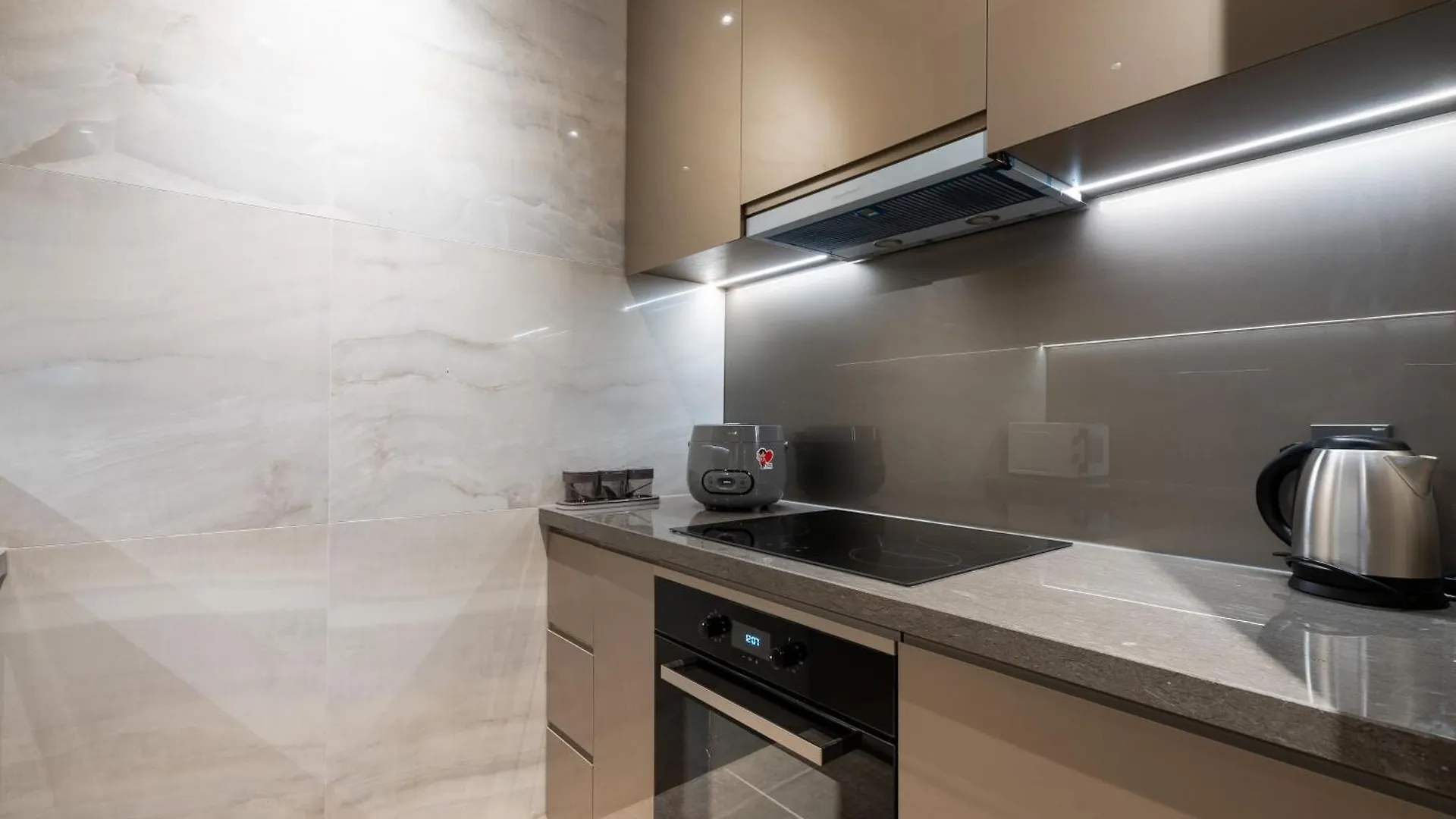 Happy High-End Apartments - Central, Whole City View & Infinity Pools - The Marq Ho Chi Minh City